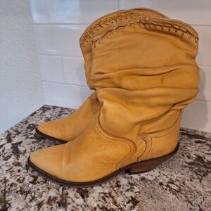 Women's Tan Western Boots